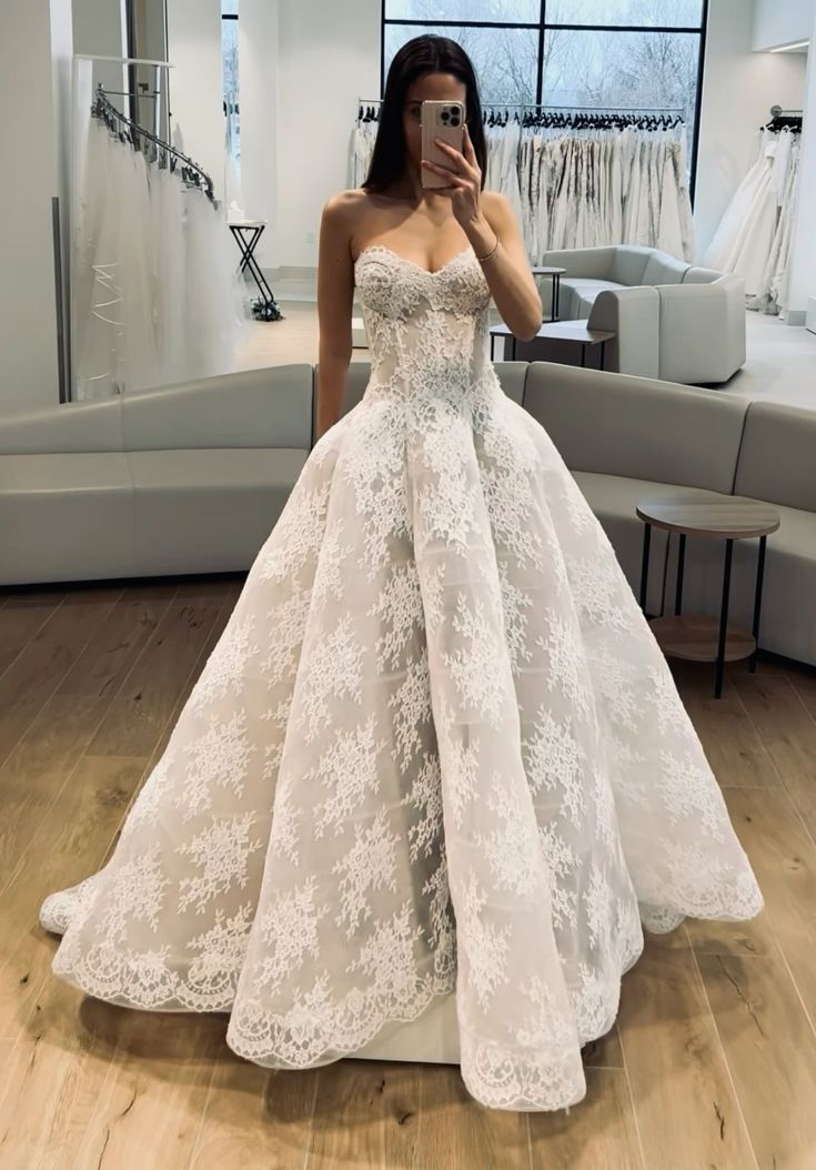 A Line Strapless Lace Long Wedding Dresses Bridal Gown fg7070 - VelvetHem