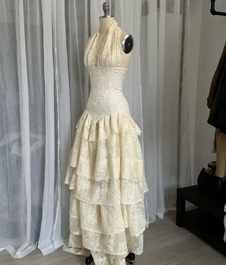 Champagne Lace Bridal Gown Halter Wedding Dress fg7198 - VelvetHem