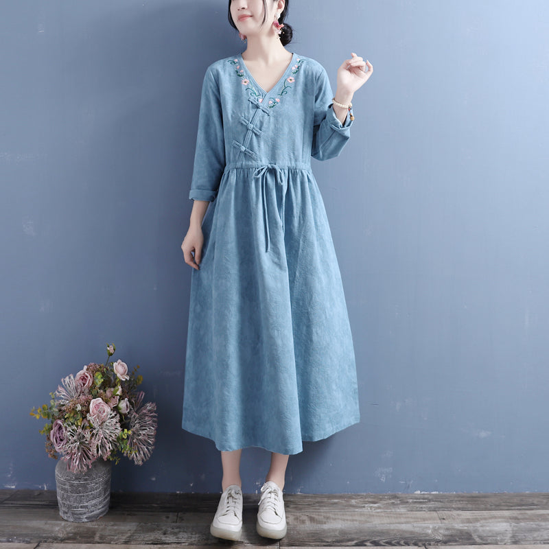 Gracefully Styled Dress for Any Occasion