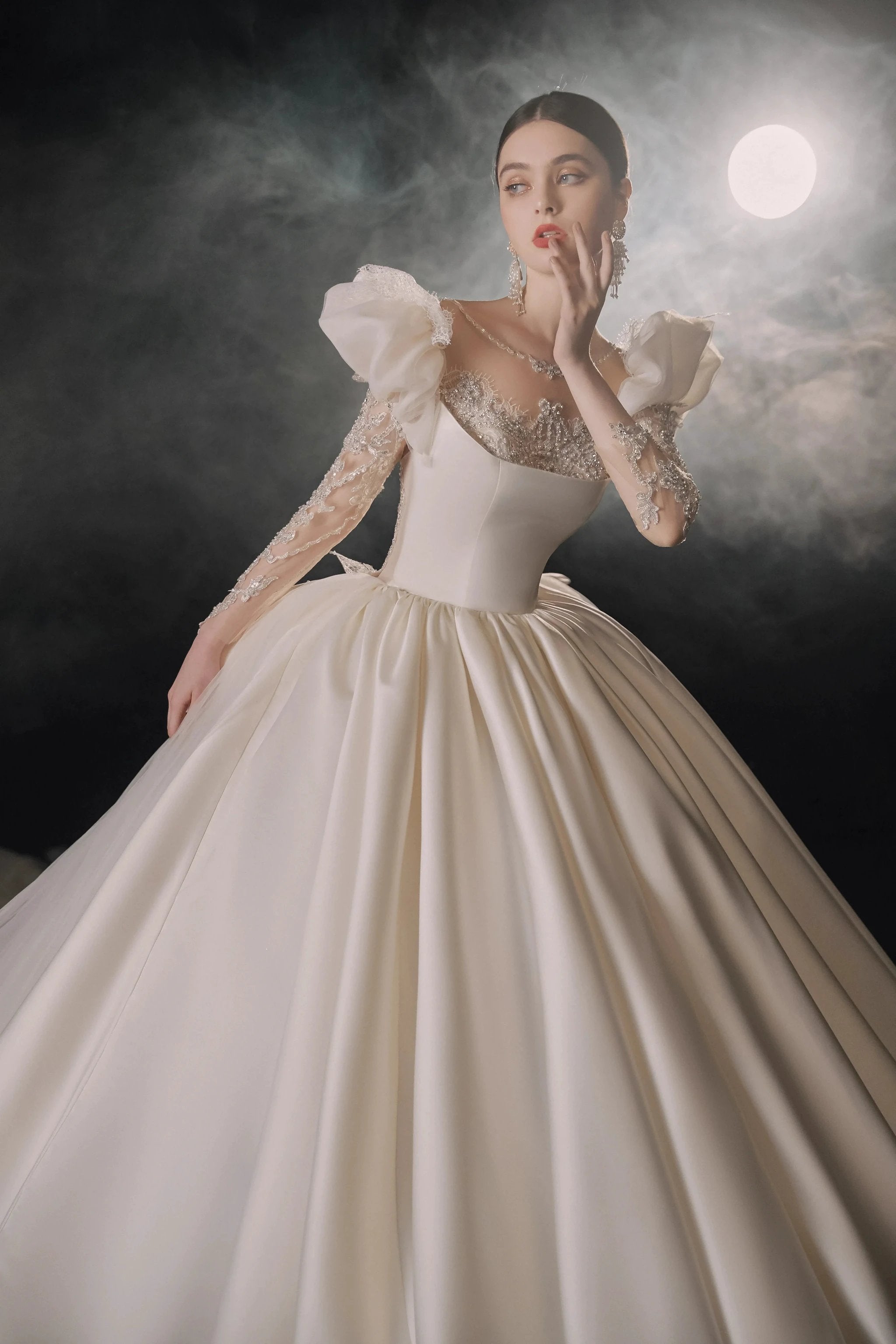 Regal Ball Gown Illusion Neckline Tulle Puff Sleeve Beaded Lace Wedding Dress with Oversized Bow Train E-304 (ZD16888)