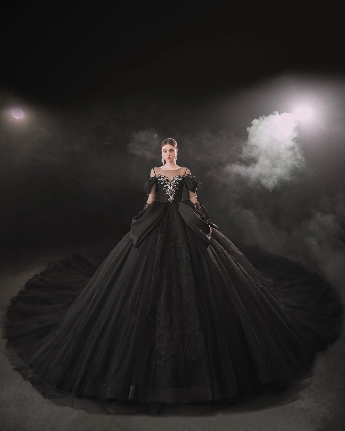 Dramatic Black Ball Gown Illusion Neckline Satin Puff Sleeve Beaded Lace Wedding Dress with Oversized Train E-305 (ZD16893)