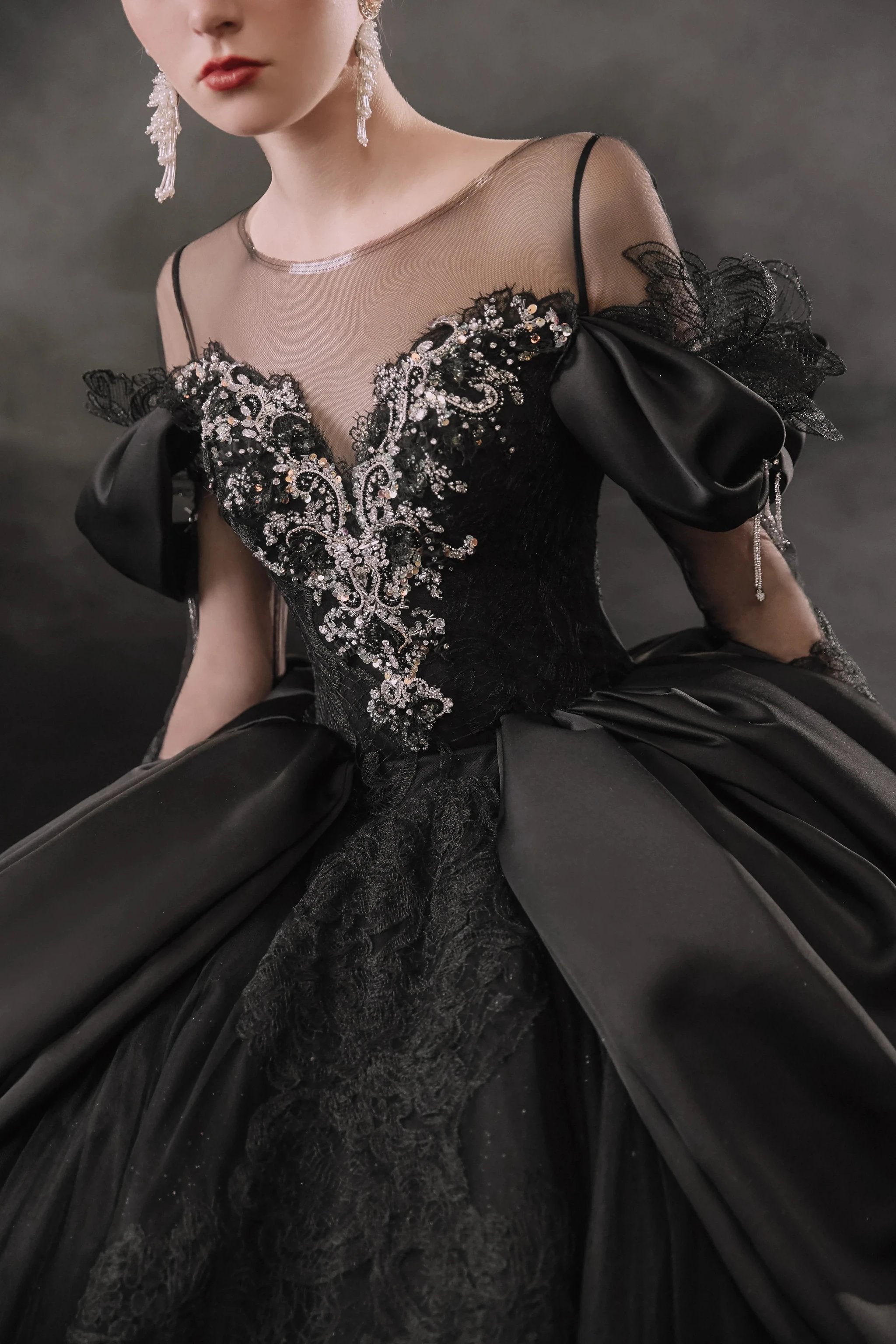 Dramatic Black Ball Gown Illusion Neckline Satin Puff Sleeve Beaded Lace Wedding Dress with Oversized Train E-305 (ZD16893)