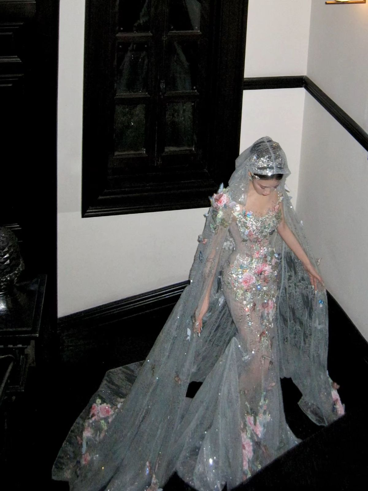 Glamorous Silver Tulle Sequin Beaded Butterfly Appliques Mermaid Long Wedding Dress Formal Bridal Dress