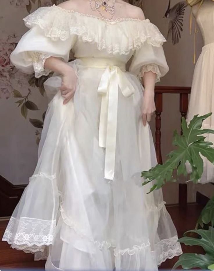 Vintage Victorian Style White Princess Dress Retro Lace Puff Sleeve Romantic Dress fg7265 - VelvetHem