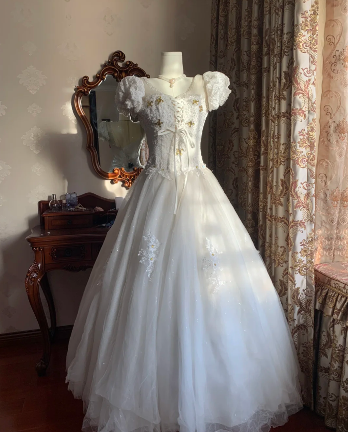 Classy White Ball Gown Tulle Lace Beaded Long Wedding Dress Formal Bridal Dress - View 5 | VelvetHem
