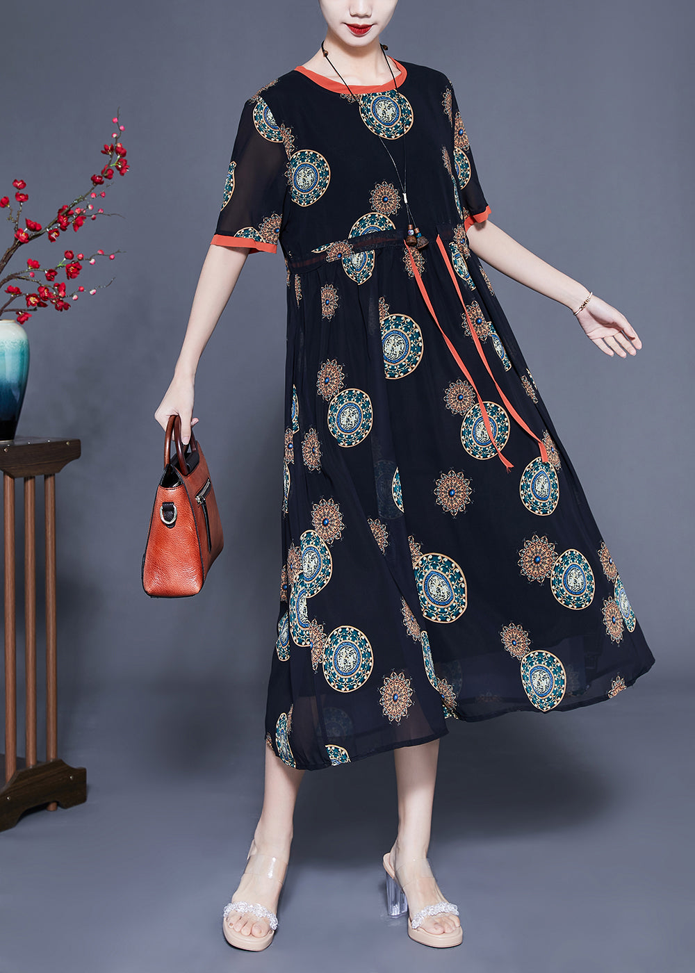 Well Tailored Dress with a Graceful Silhouette