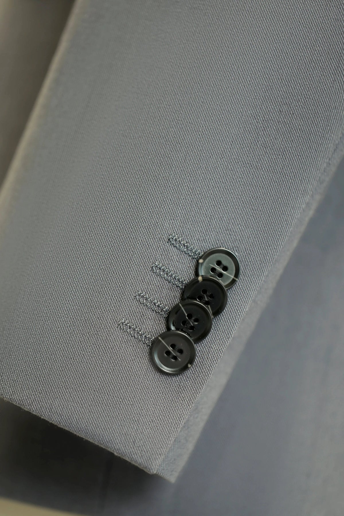 Double Breasted Light Grey Wool Suit For Groom And Business Wear (ZD17095)