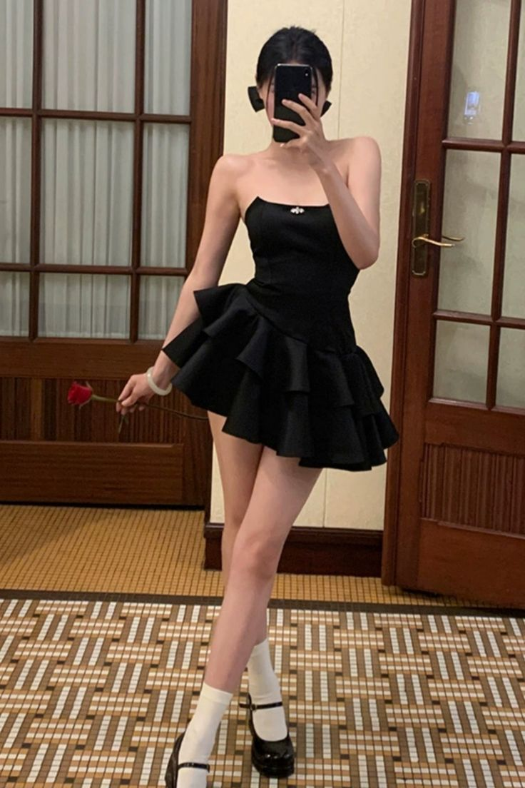Chic Strapless Black Satin Short Prom Dress Layered Homecoming Dress Graduation Dress (ZD11377)