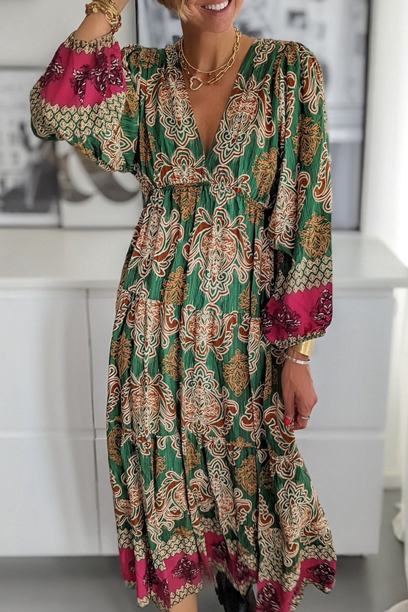 Classic Vintage Dress with a Flattering Fit