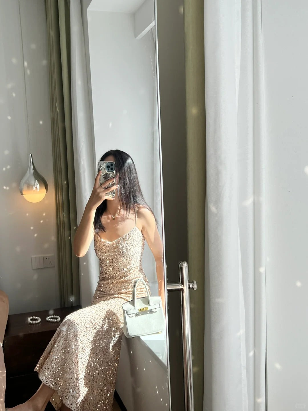 Elegant Champagne Gold Mermaid Halter V-neck Sequined Long Prom Dress Evening Dress - View 2 | VelvetHem