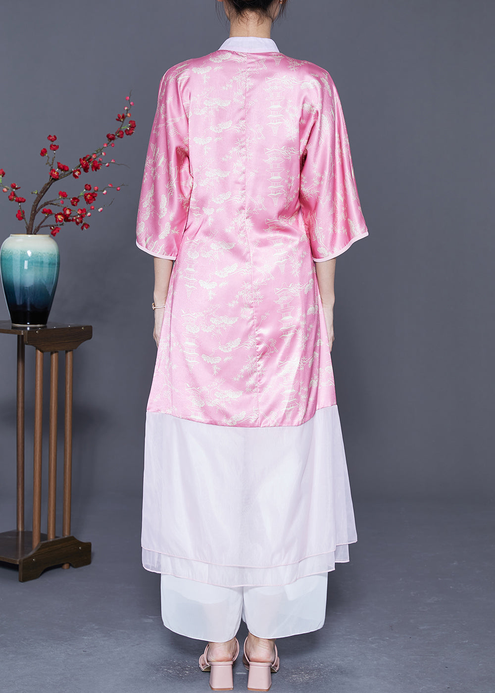 Well Tailored Dress with a Graceful Silhouette