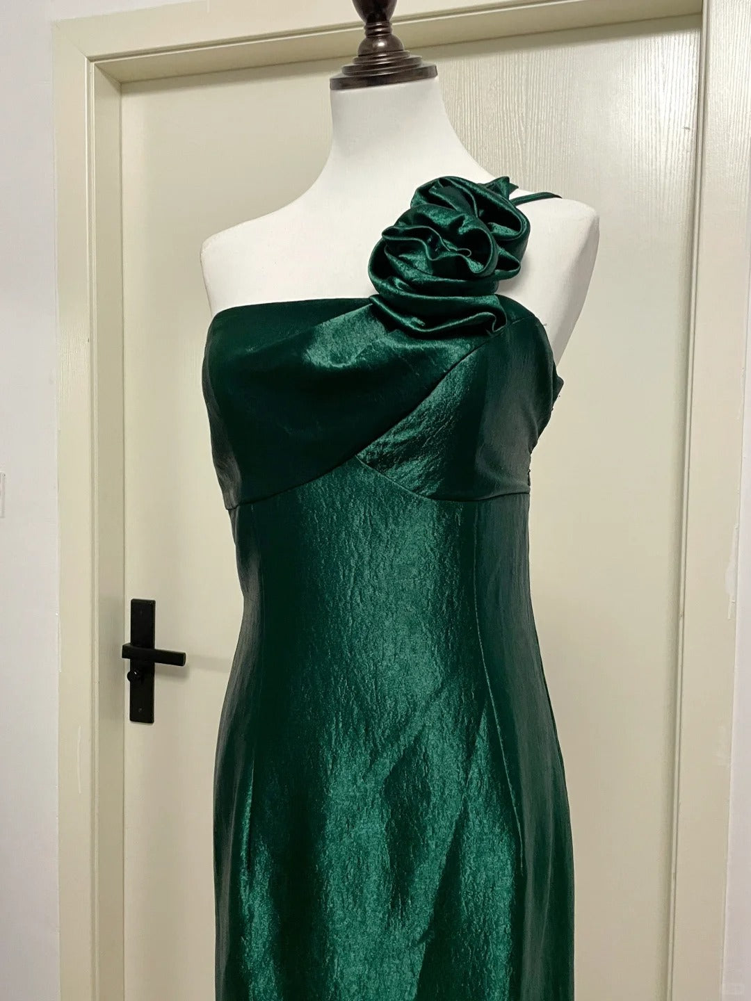 Elegant Dark Green 3D Floral One-shoulder Satin Long Prom Dress Evening Dress - View 2 | VelvetHem
