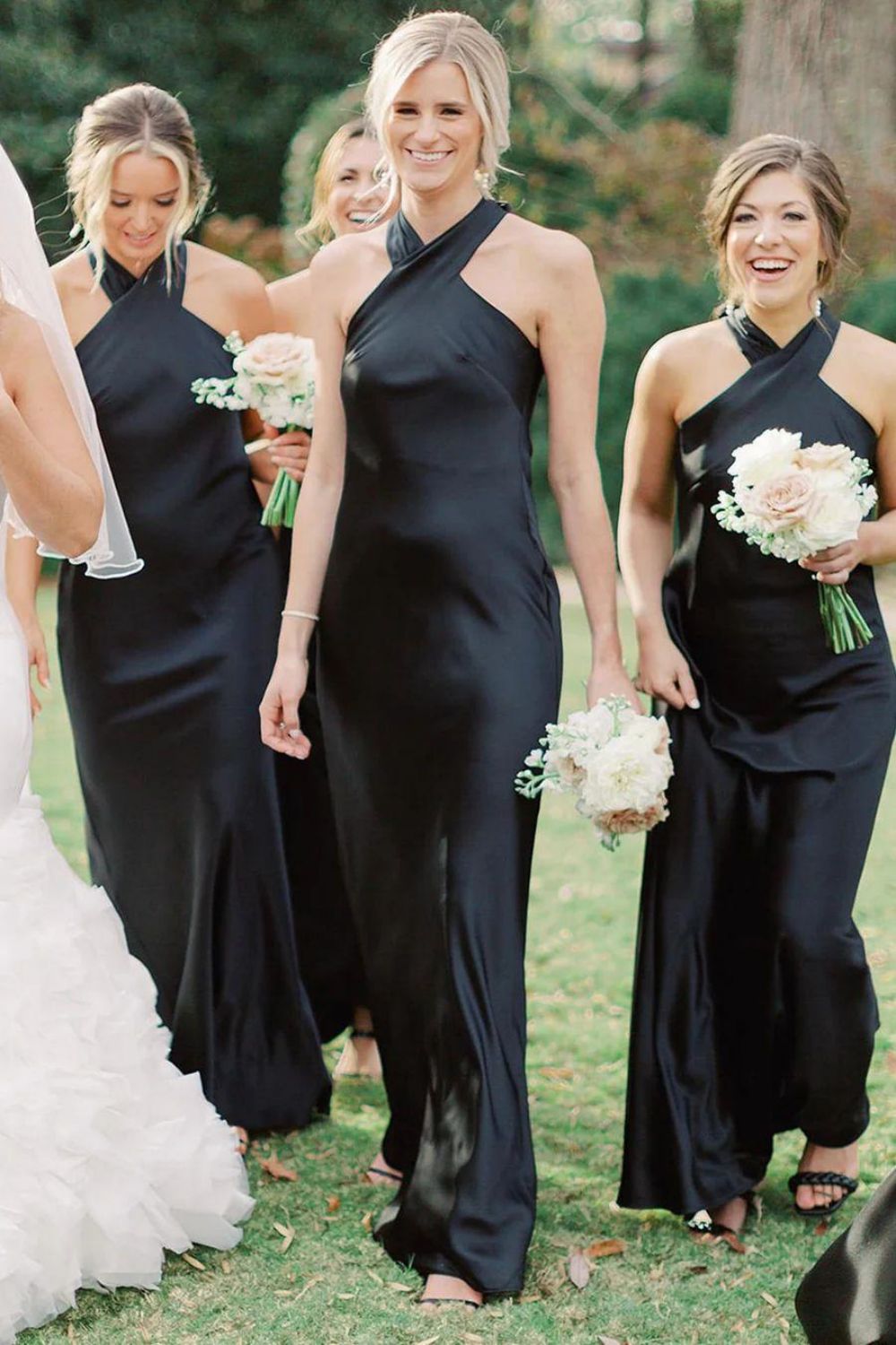 Beauty Sheath Halter Neck Black Long Bridesmaid Dress with Bowknot - VelvetHem