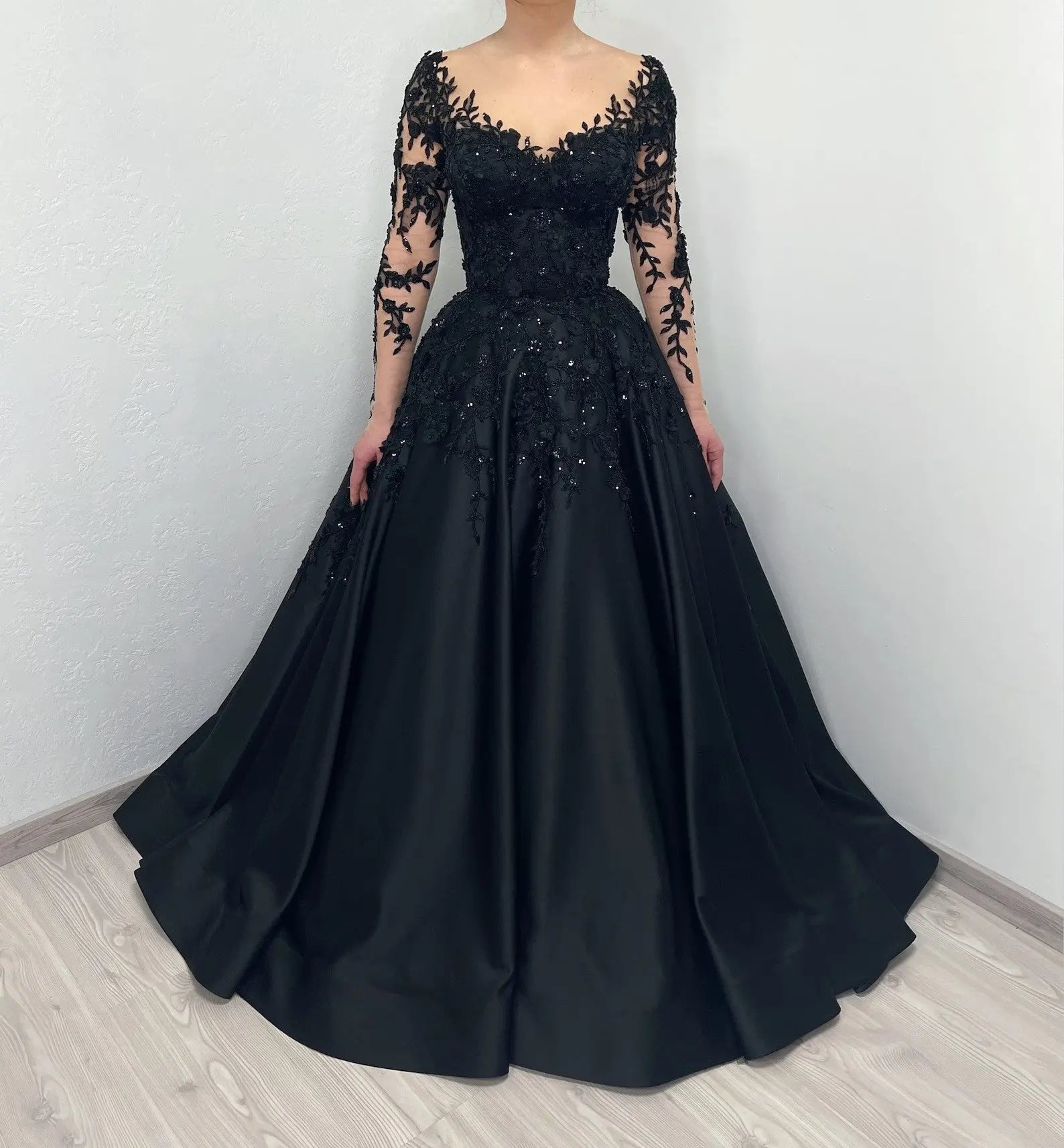 Black Luxury Gothic Wedding Dress Bridal Gown Heavy Beading  ZP199