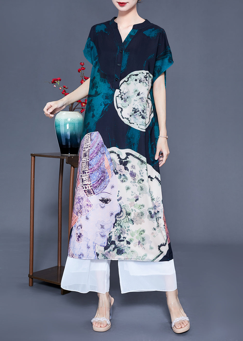 Beautifully Crafted Dress in a Classic Style