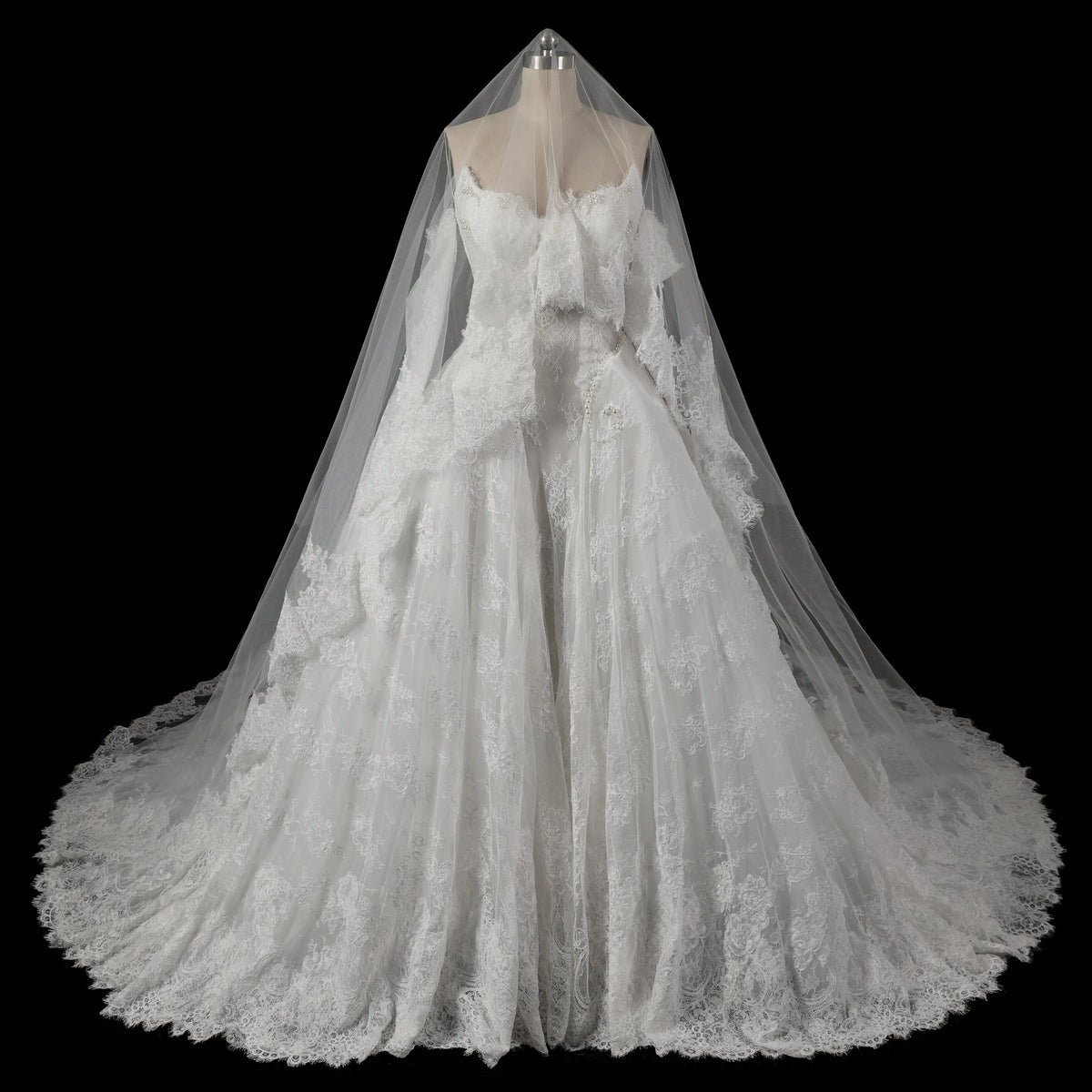 Off White Luxury Ball Gown Wedding Dress Beaded With Veil ZP035