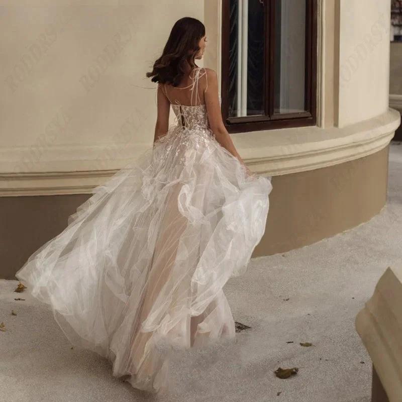 Elegant Spaghetti Straps Wedding Dress Sexy Lace Up Backless Robe Romantic Square Collar Tulle Bridal Gowns (ZD13560)