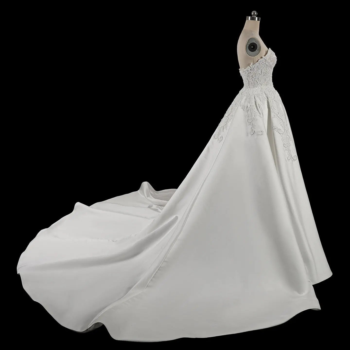 White Satin Strapless Wedding Dress Lace Appliques Sweetheart Neckline Ball Gown ZP010