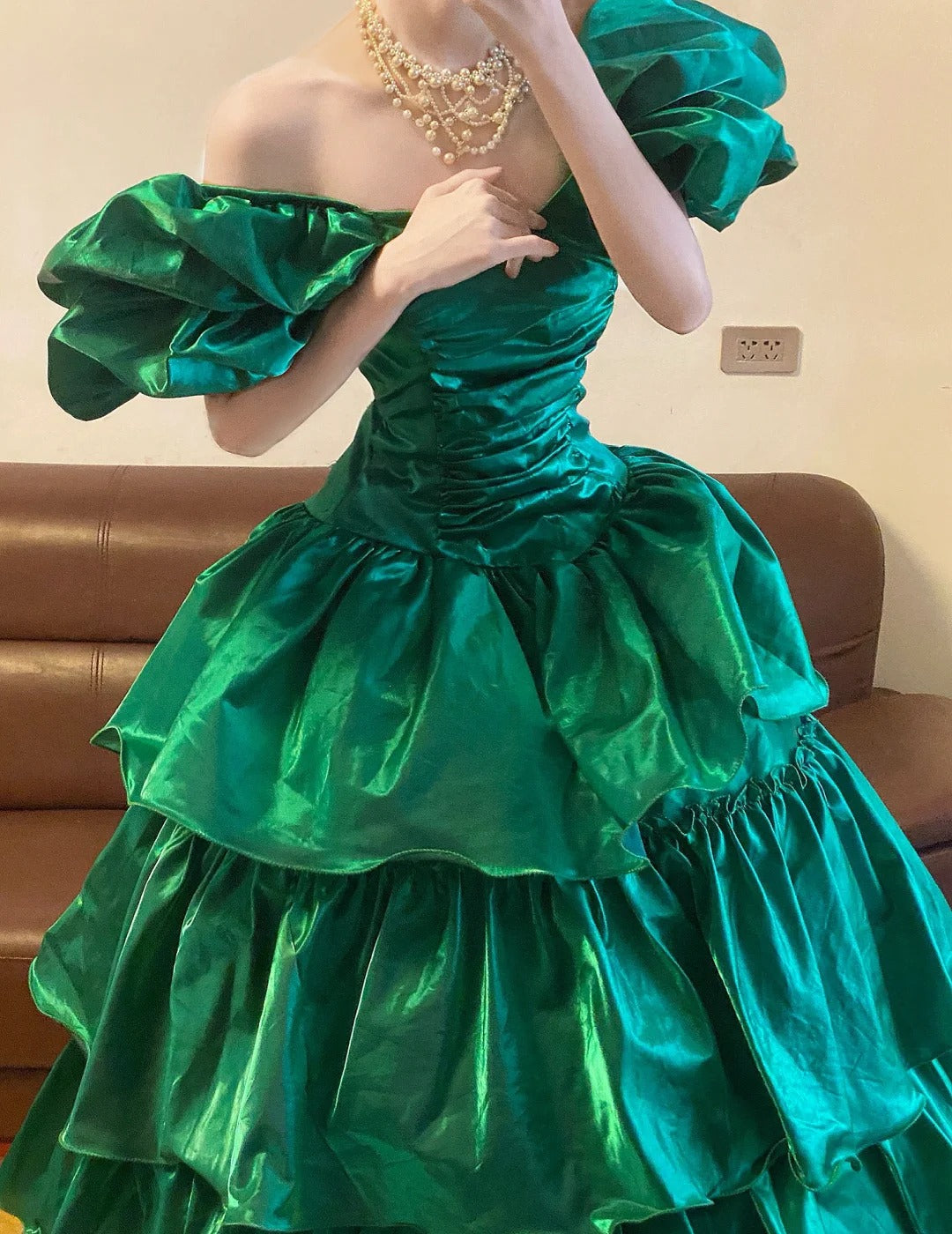 Emerald Green Off Shoulder Long Prom Dresses Vintage Formal Evening Dress - View 3 | VelvetHem
