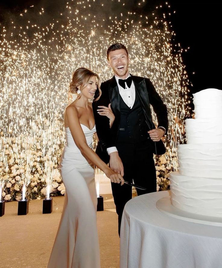 Sexy Mermaid Wedding Dress 2025 Soft Satin Gowns Sweetheart Pleats Silt Long Formal Bridal Gown fg6572 - VelvetHem