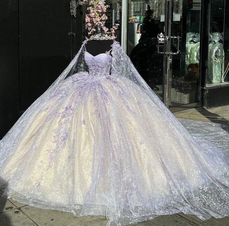 Light Purple Quinceanera Dressess with Cape Luxury Butterfly Applique Sweet 16 Ball Gown fg6470 - View 3 | VelvetHem
