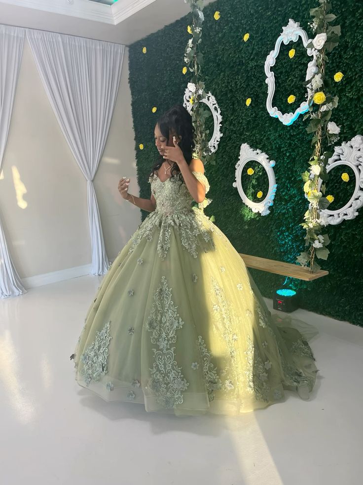 Green Off The Shoulder Quinceanera Dresses For Sweet 16 Girls Princess Ball Gowns fg6502 - VelvetHem