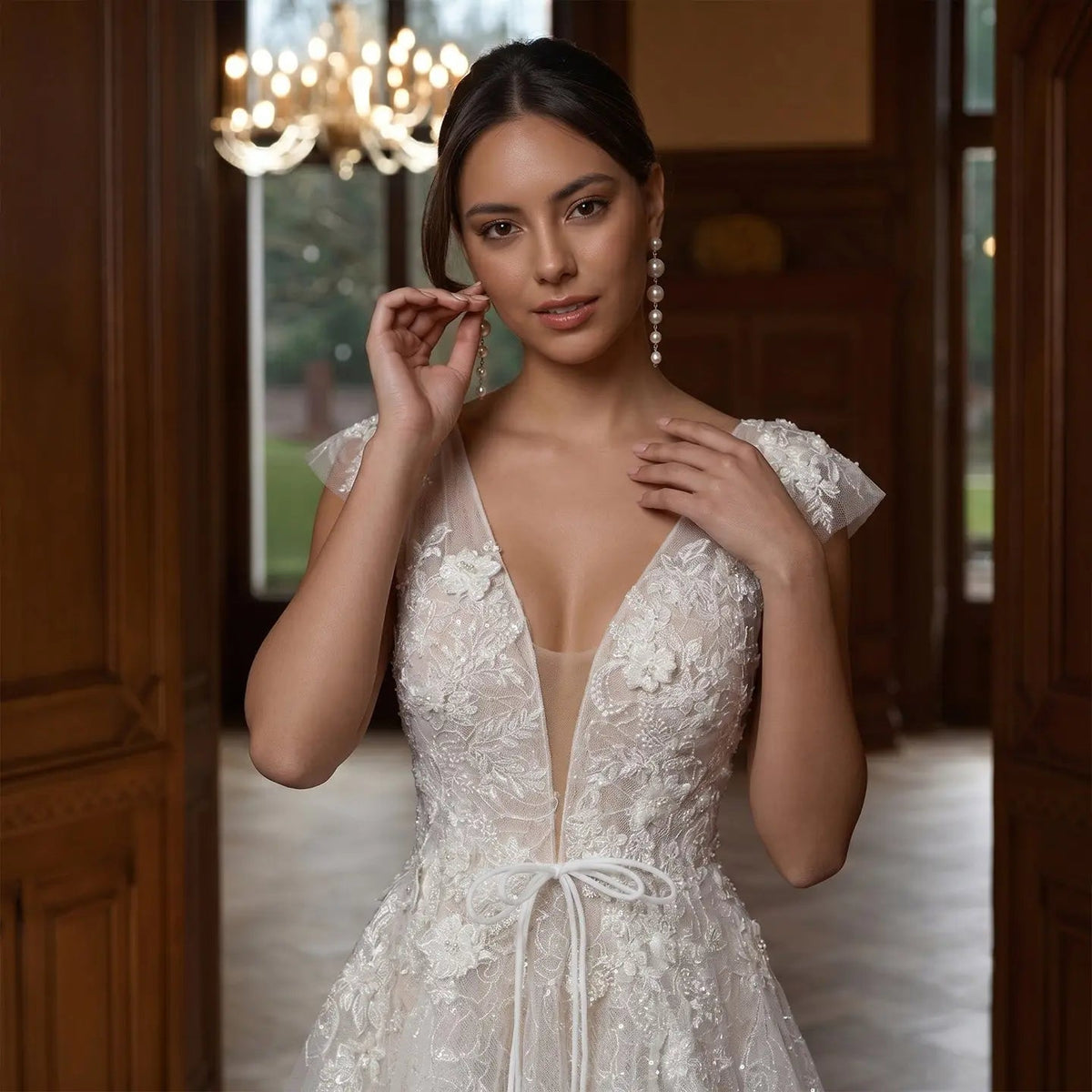 Elegant Ivory V-Neck Cap Sleeve A-Line Lace Tulle Wedding Dress ZP055