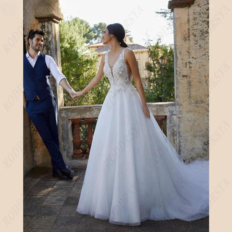 Sleeveless Wedding Dress For Women Tulle V-Neck Bridal Gown Illusion Backles A-line Vestido De Noiva Spaghetti Straps (ZD13524) - VelvetHem