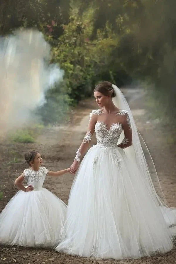 Elegant Long Tulle Lace  Floor Length Wedding Dresses with Sleeves (ZD14490)