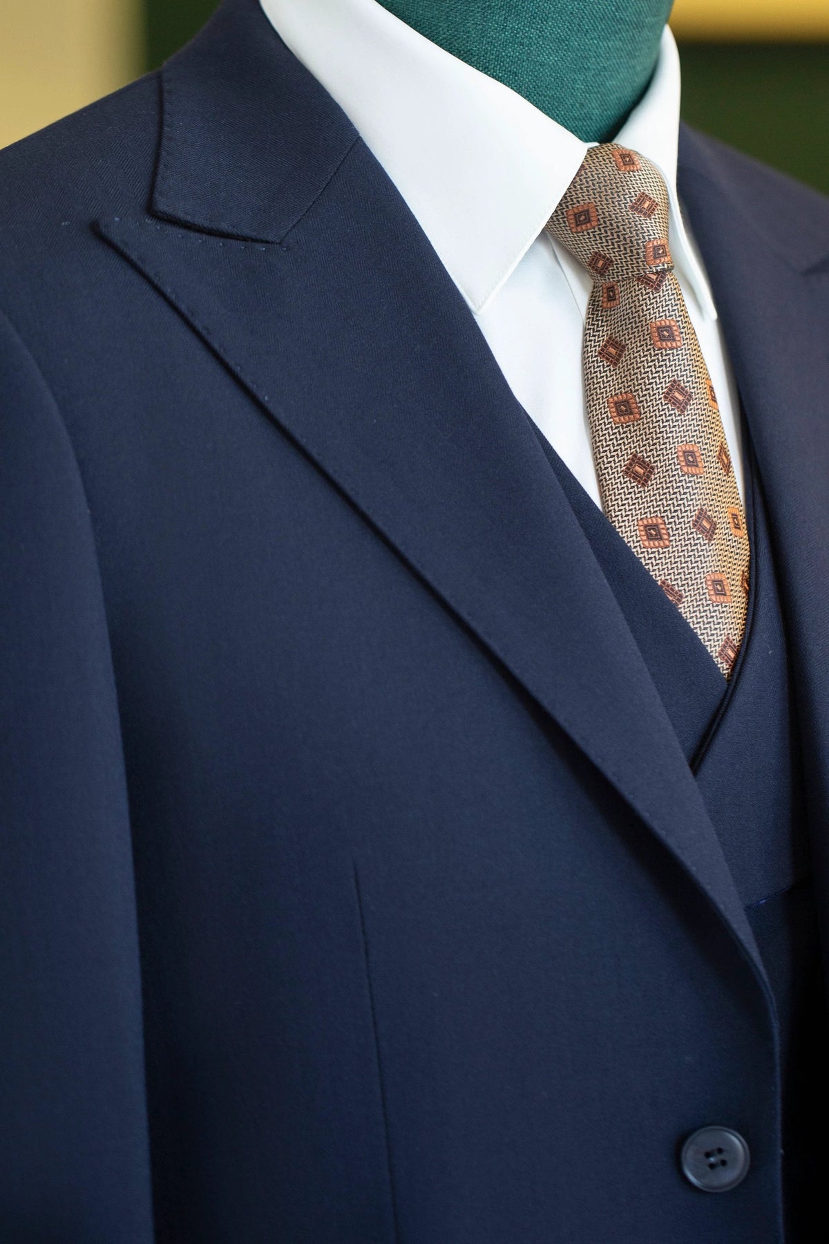 Navy Blue Wool 3 Piece Wedding Suit For Groom And Groomsmen Attire (ZD17113)