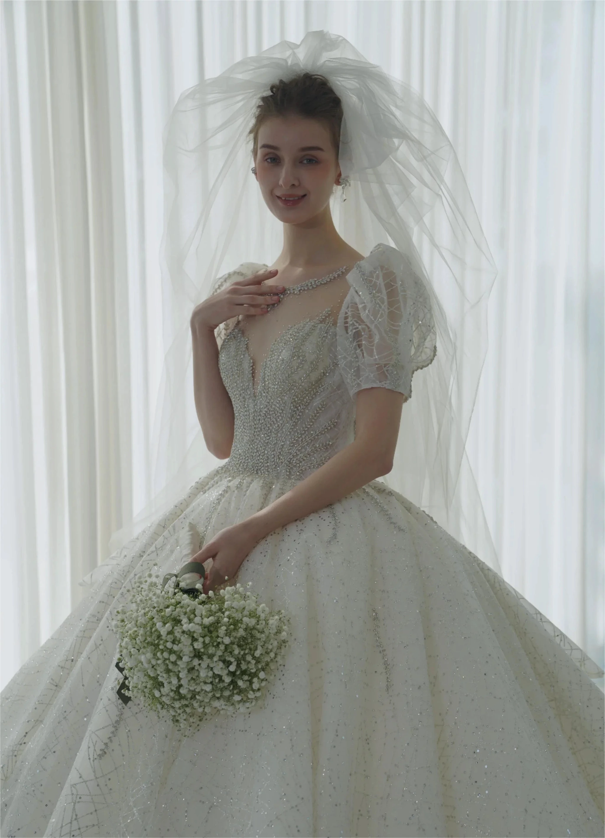Glittering Ball Gown Deep V-Neck Tulle Wedding Dress with Beaded Embroidery & Puff Sleeves 6021-1 (ZD16920)