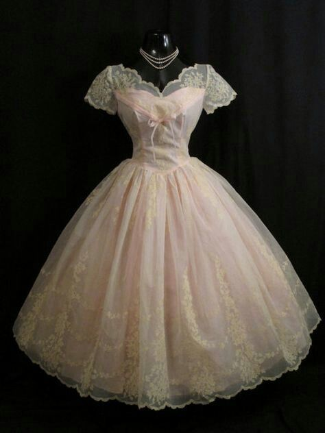Vintage Lace Short Sleeves A Line Birthday Outfits Short Formal Homecoming Dress