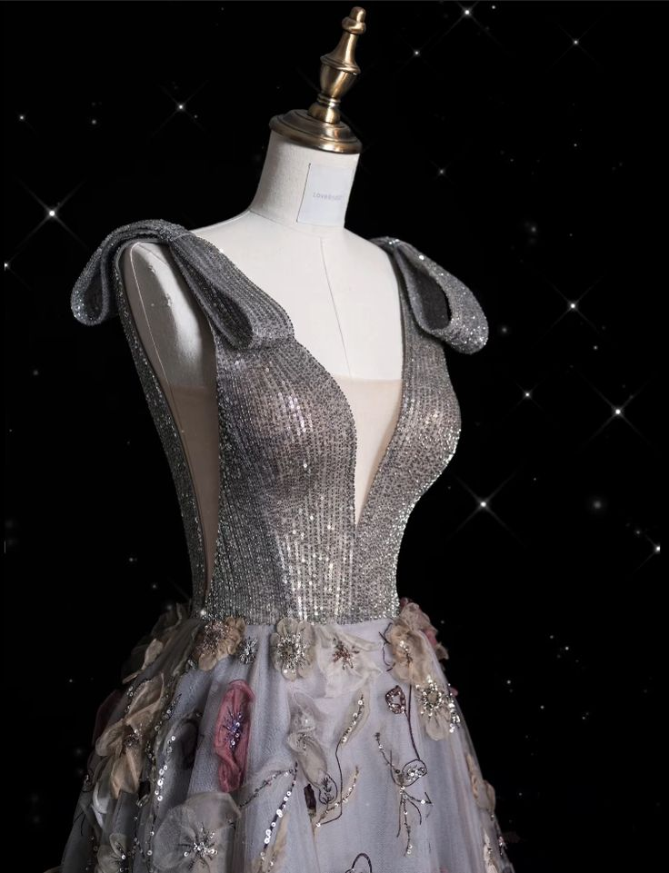 Charming Deep V Tulle Beded Appliques Ball Gown Gray A Line Prom Evening Dress - View 2 | VelvetHem