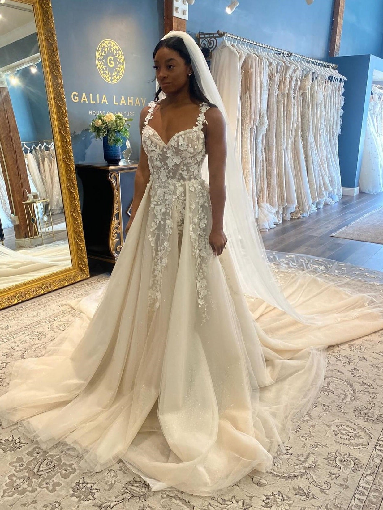 Sweetheart Thin Strap 3D Floral Appliqué Tulle A-Line Wedding Dress With Long Train