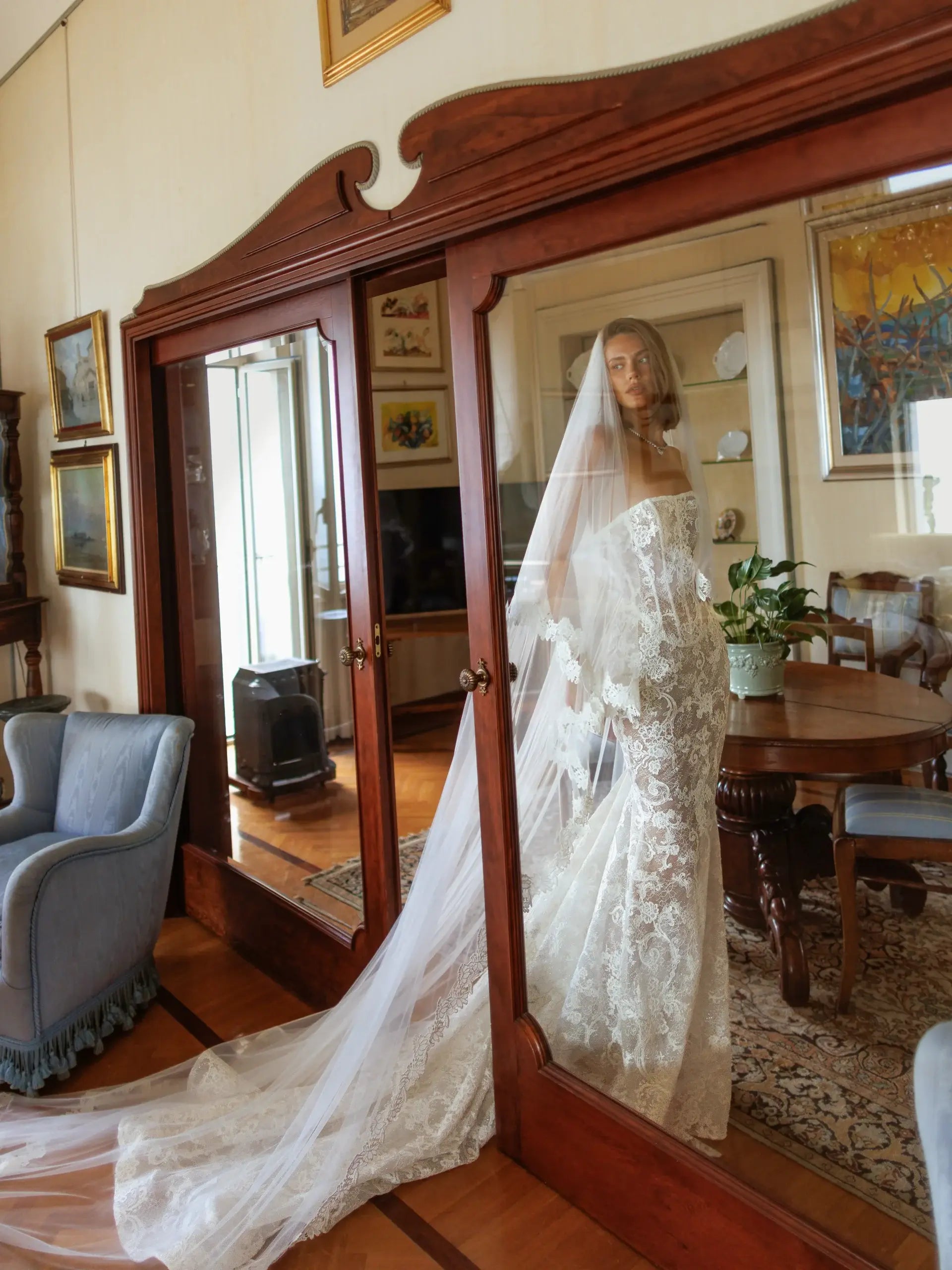 Vintage Ivory Lace Strapless Mermaid Wedding Dress ZP115