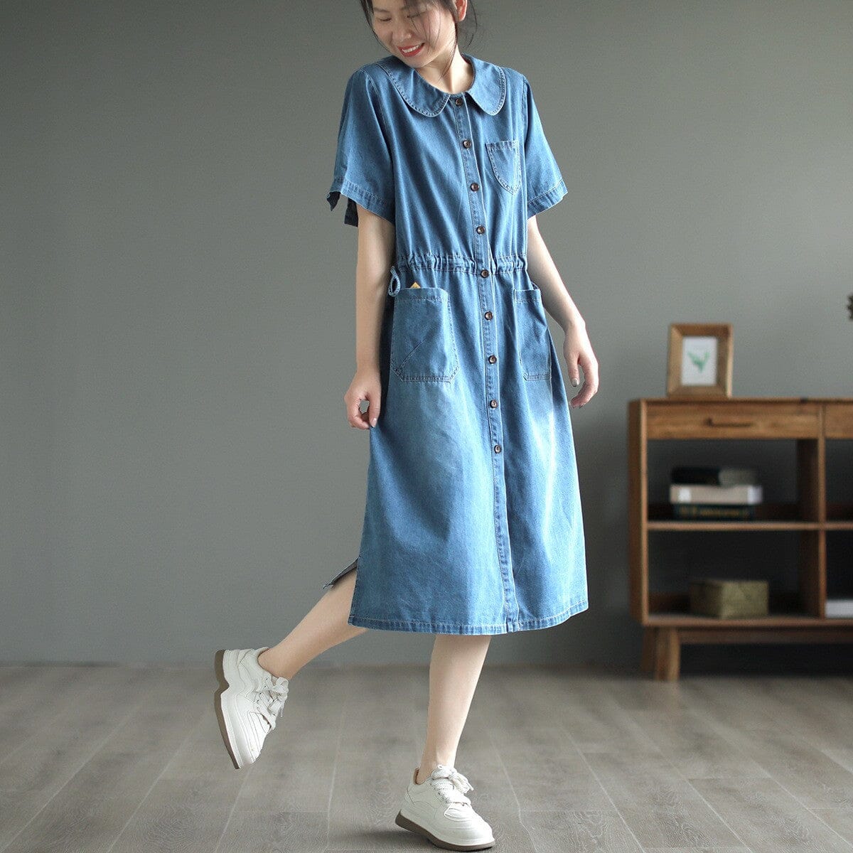 Beautifully Finished Dress in a Timeless Design