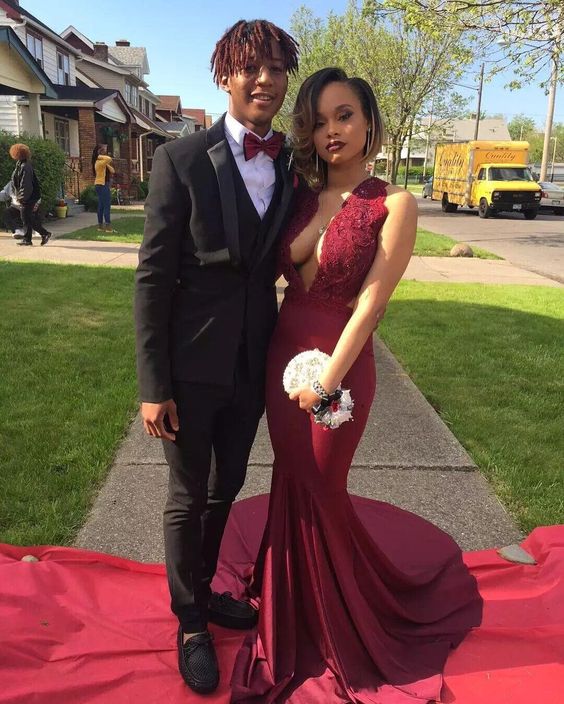 2023 Charming Mermaid Burgundy Lace Open Front Long Prom Dresses - VelvetHem