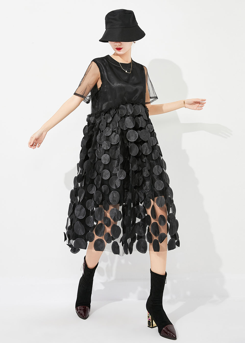 Well Tailored Dress with a Graceful Silhouette