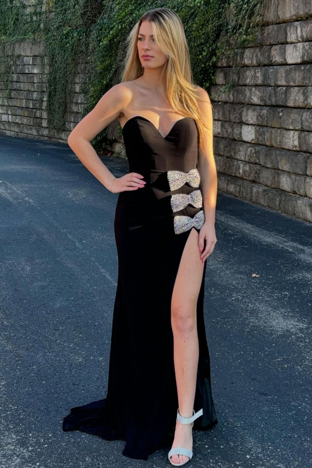 Stylish Mermaid Sweetheart Black Long Prom Dress with Bowknot Split Front
