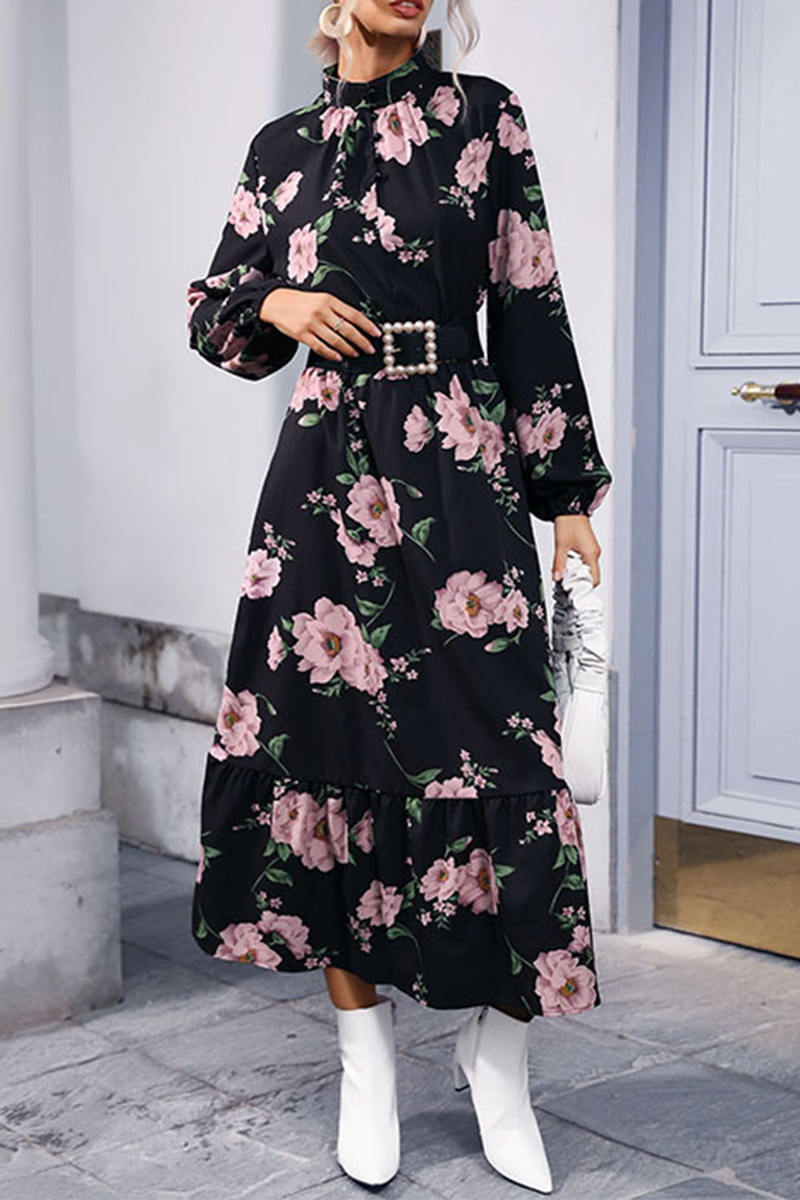 Beautifully Finished Dress in a Timeless Design