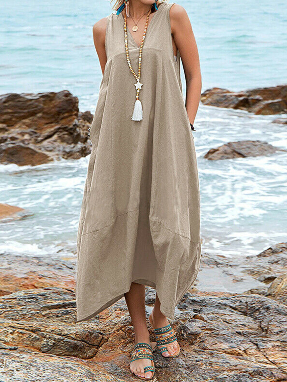 Effortlessly Elegant Dress with a Timeless Design