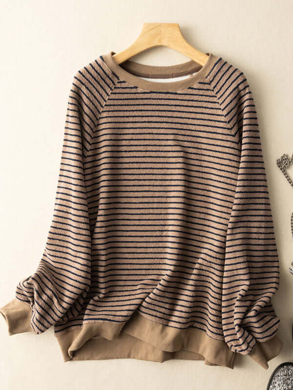 Effortlessly Elegant Pullover with a Timeless Design