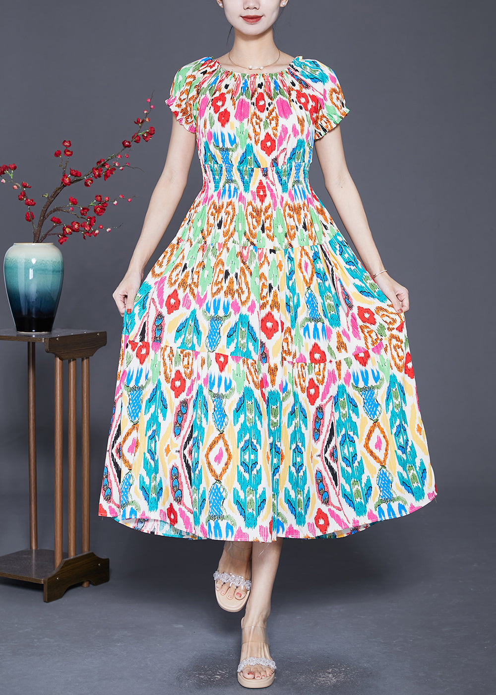 Beautifully Finished Dress in a Timeless Design