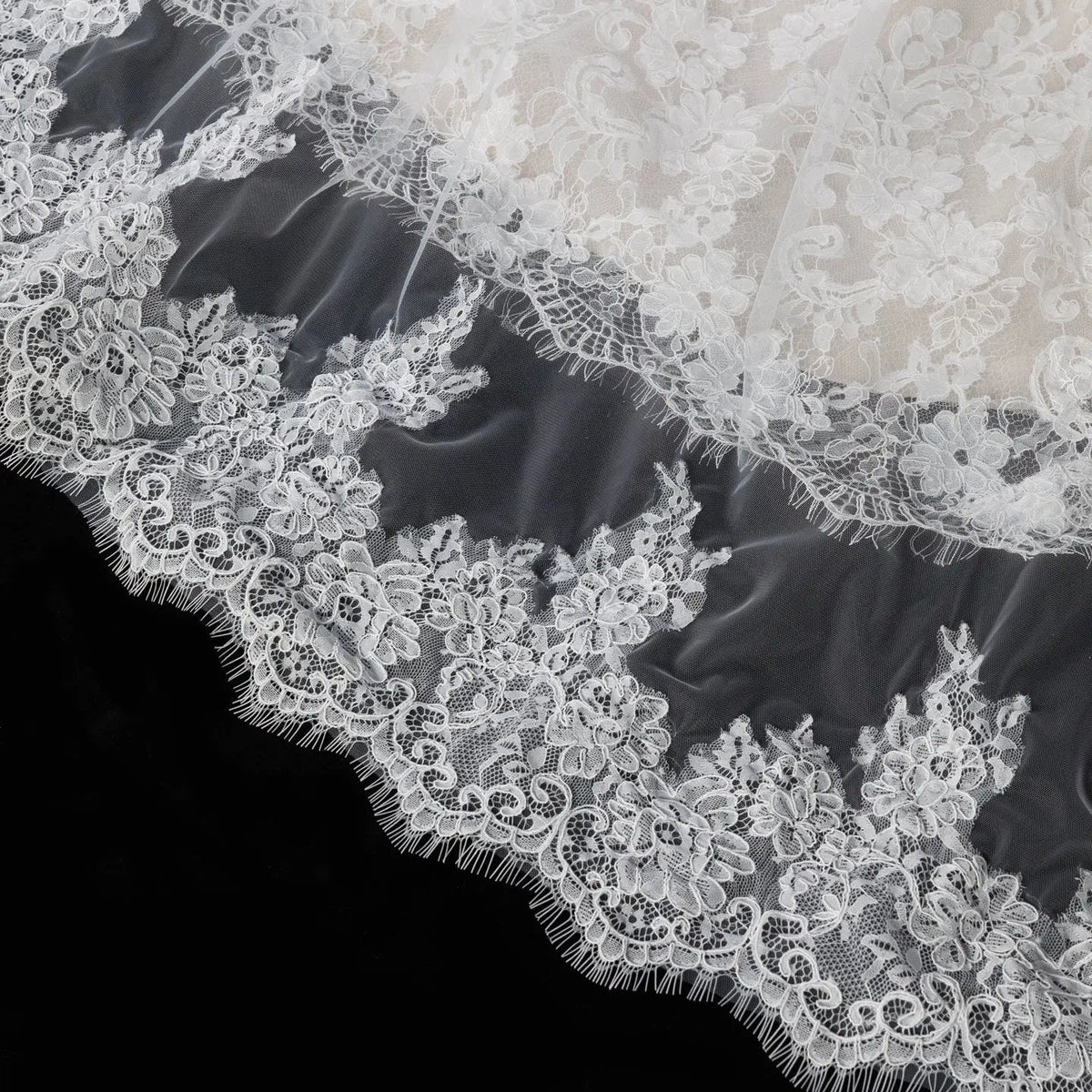 Elegant Ivory Sweetheart Neckline Sheer Lace Mermaid Wedding Dress with Veil ZP133