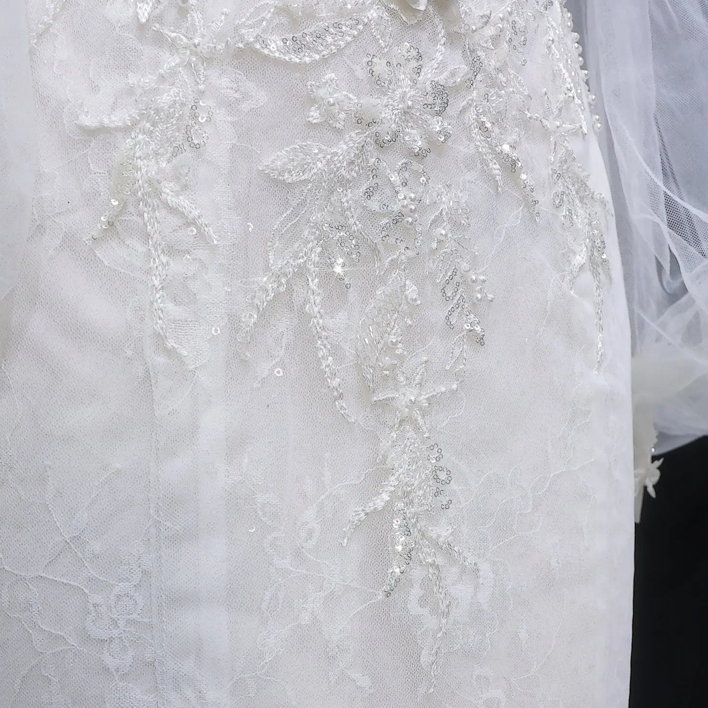 White  Off‑The‑Shoulder Puff Sleeve 3D Floral Mermaid Wedding Dress ZP005