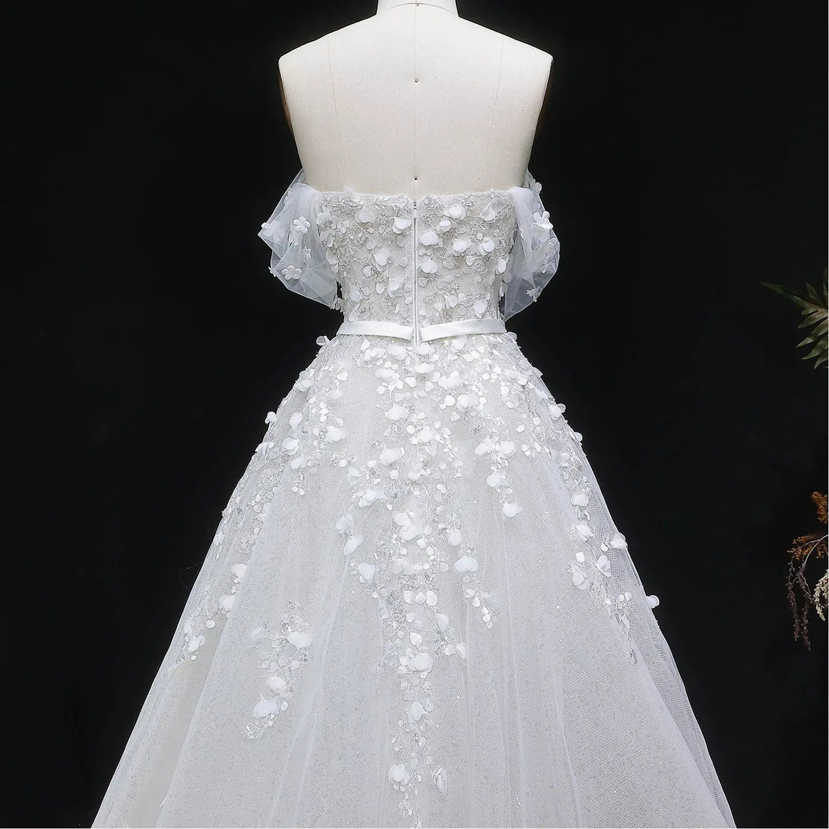 White 3D Floral Applique Sweetheart Ball Gown Wedding Dress ZP007