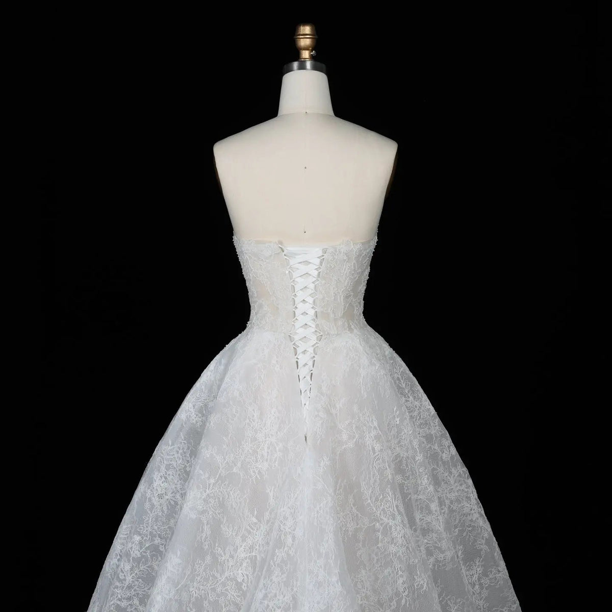 White Corset Strapless Lace Applique Tulle Bridal Ball Gown Wedding Dress ZP008
