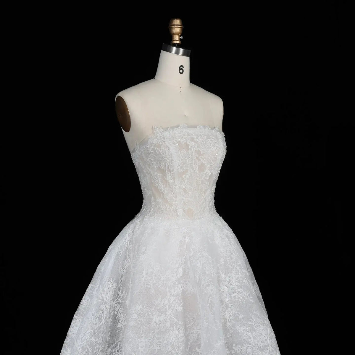 White Corset Strapless Lace Applique Tulle Bridal Ball Gown Wedding Dress ZP008