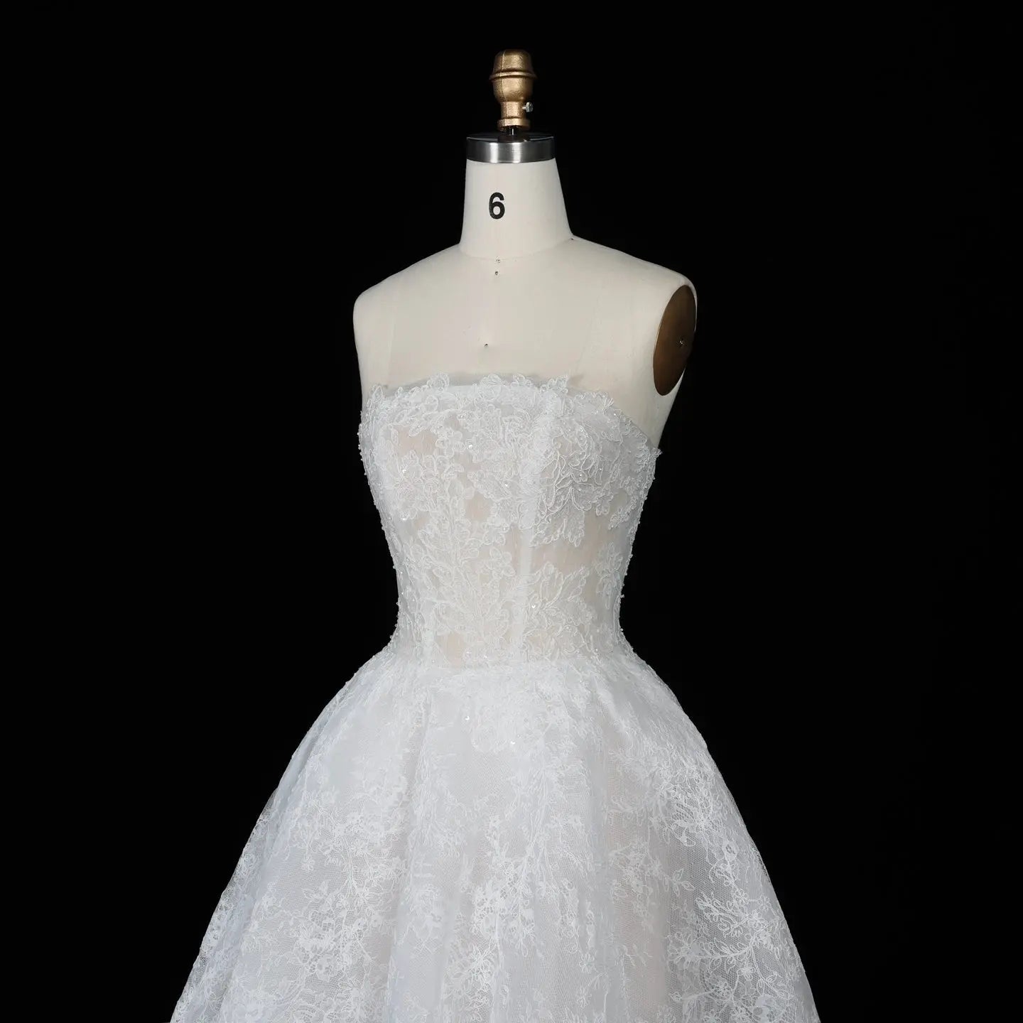 White Corset Strapless Lace Applique Tulle Bridal Ball Gown Wedding Dress ZP008