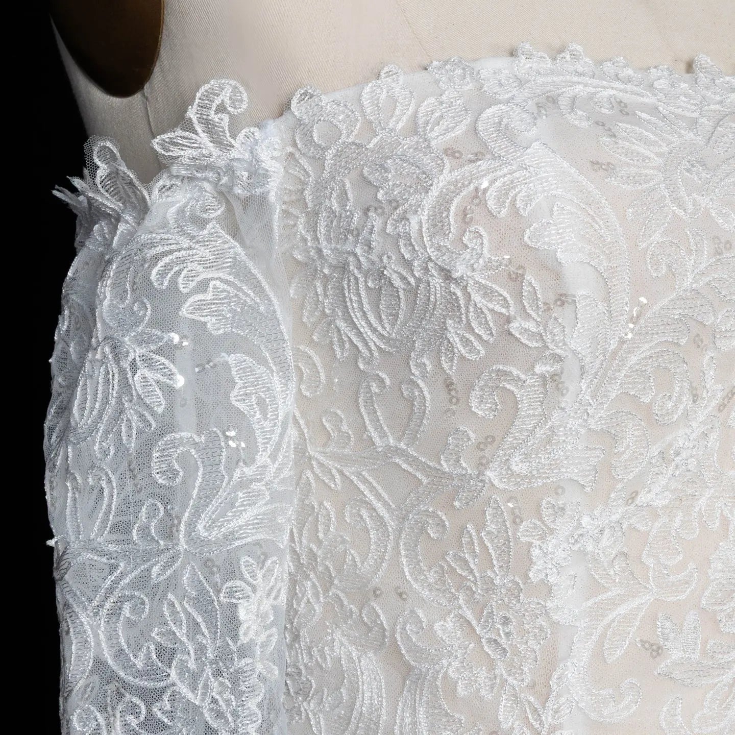 Off White  Lace Stunning Feminine Mermaid Wedding Dress Train  ZP036
